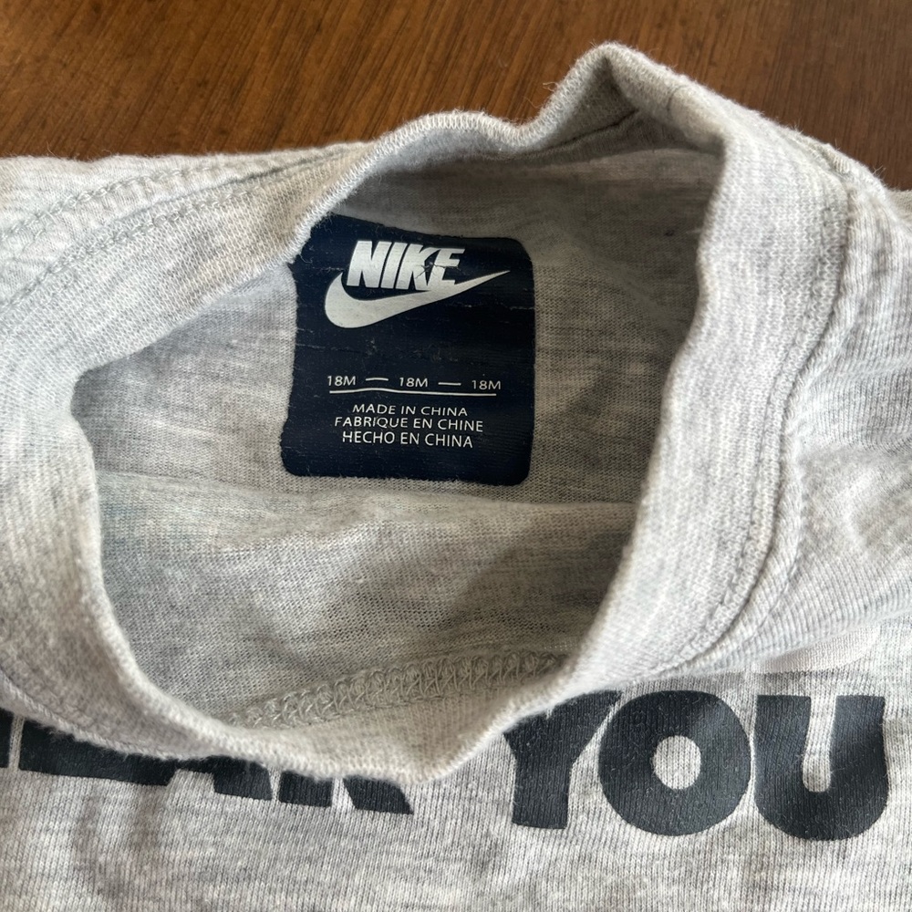 Nike kids shirt - Picture 2 of 2